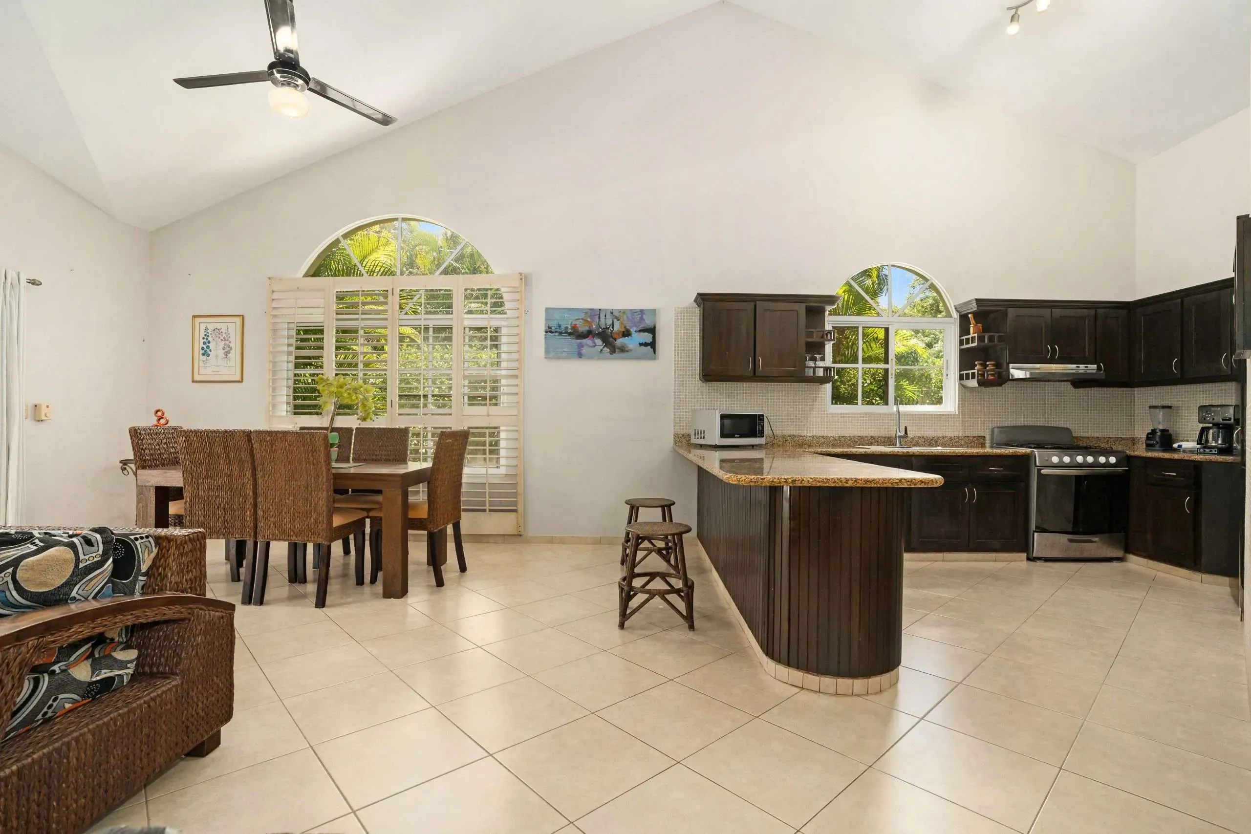 Amplia villa de 4 dormitorios, foto 3