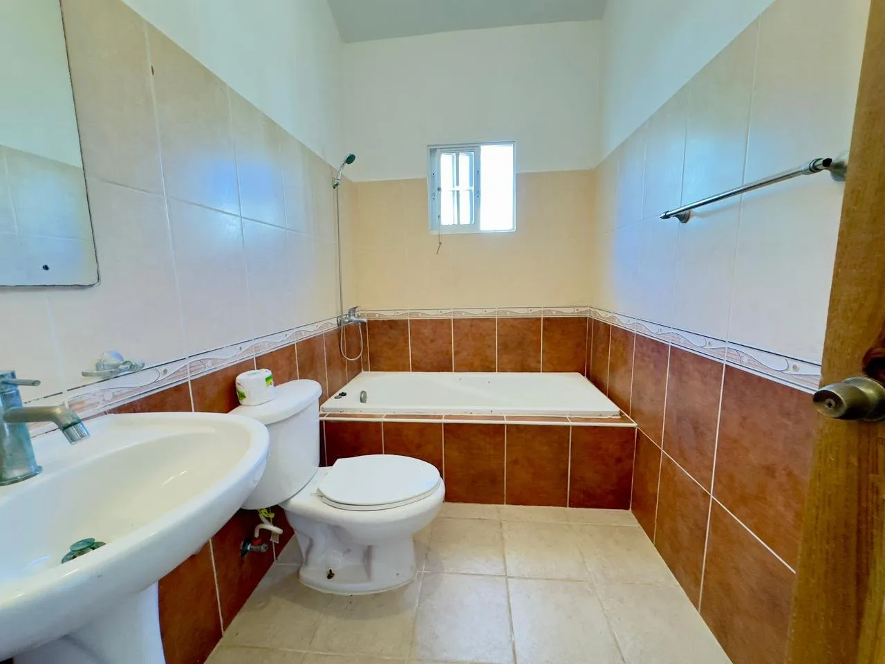 Beautiful 2-Bedroom Home for Sale in Sosúa – Near La Sirena Market, foto 8