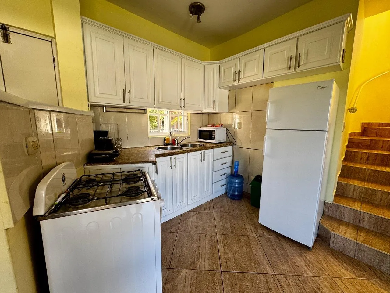Beautiful Two-Story Home for Sale in Sosúa – Near La Sirena Market, foto 4