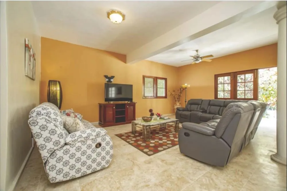 Casa Deborah: elegancia tropical en Sea Horse Ranch, foto 2