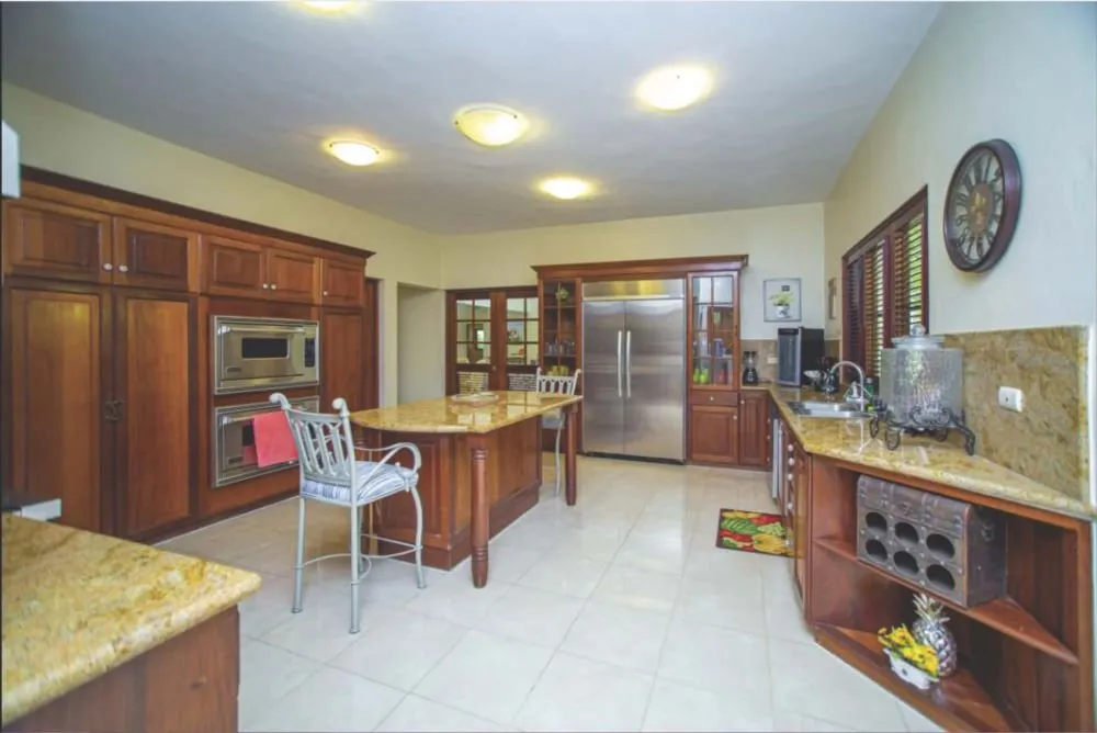 Casa Deborah: elegancia tropical en Sea Horse Ranch, foto 4