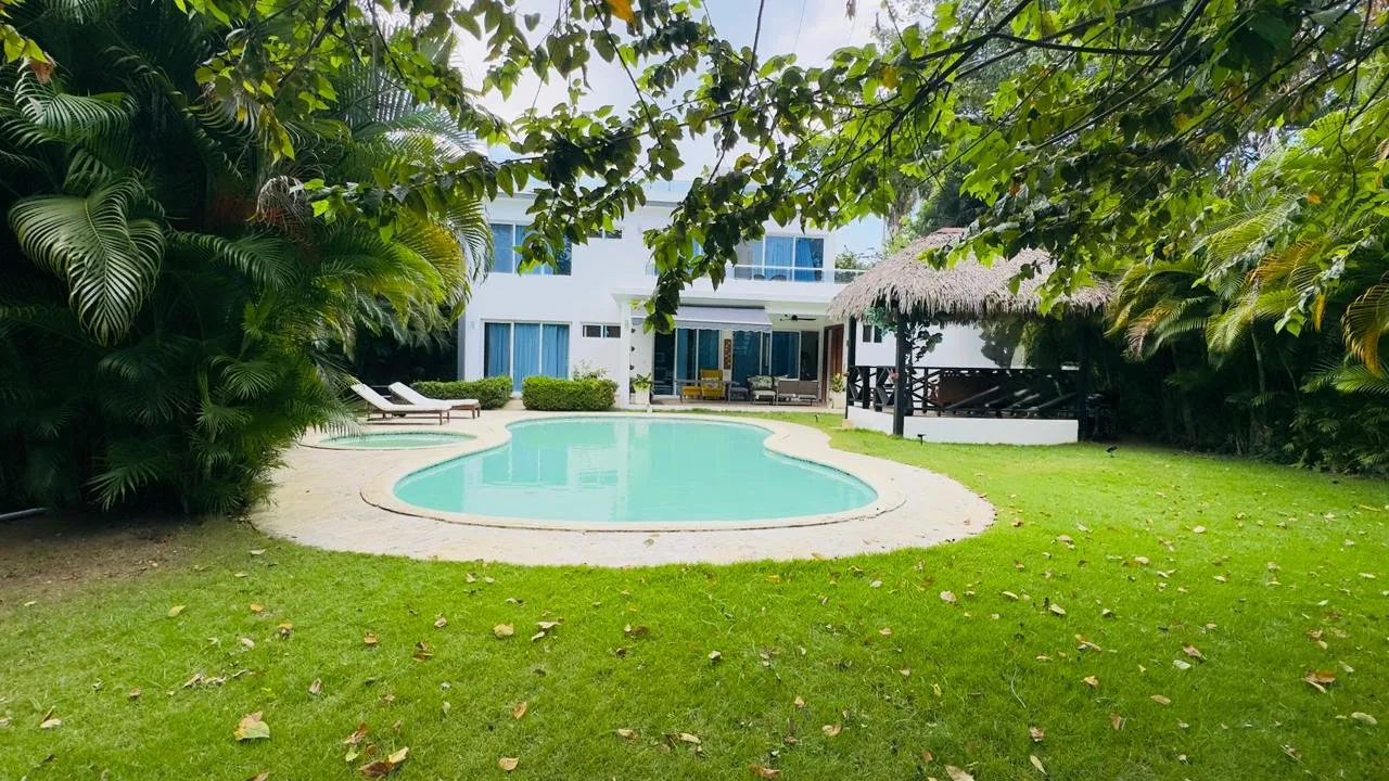 **Exclusive Villa for Sale in** Perla Marina, foto 12