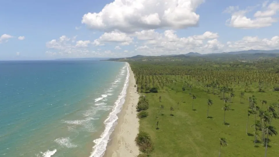 Oportunidad Única de Inversión: Terreno Frente a la Playa en Gaspar Hernández, foto 4
