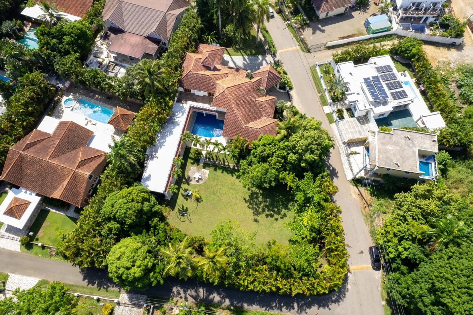 Villa de Lujo en Venta en Perla Marina, foto 3