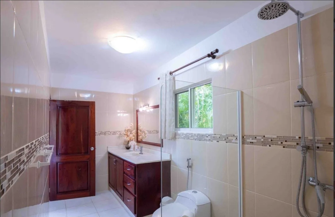 Villa con Piscina Privada y Estudio Independiente en Exclusiva Comunidad Cerrada, foto 5